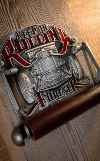 Toilet paper holder - Keep on Rolling